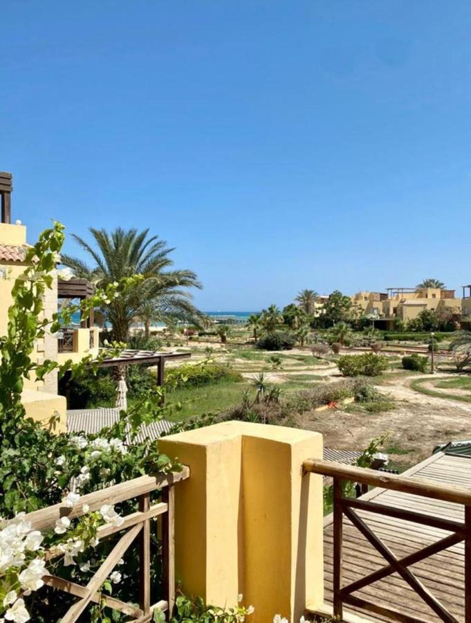 A Sea View Spacious Cheering 5 Bedroom Villa Ain Sokhna "Ain Bay" فيلا كاملة للإيجار قرية العين باي 艾因苏赫纳 外观 照片