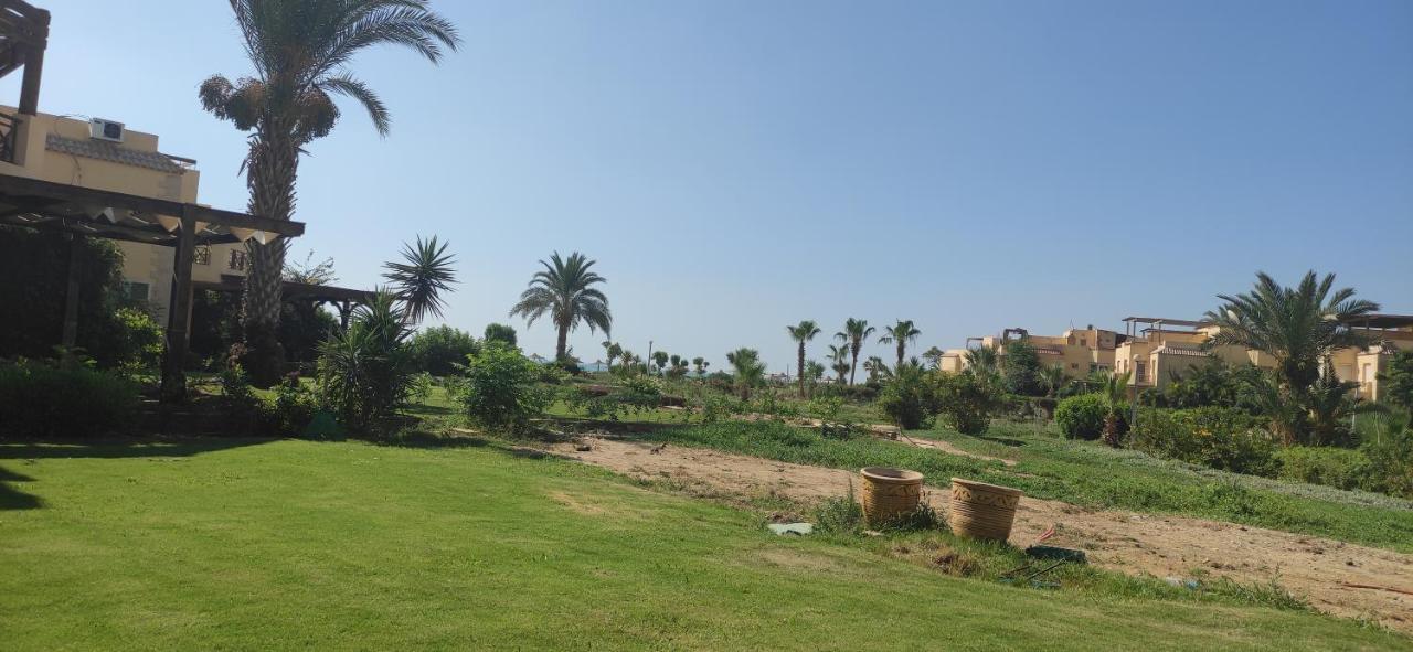 A Sea View Spacious Cheering 5 Bedroom Villa Ain Sokhna "Ain Bay" فيلا كاملة للإيجار قرية العين باي 艾因苏赫纳 外观 照片