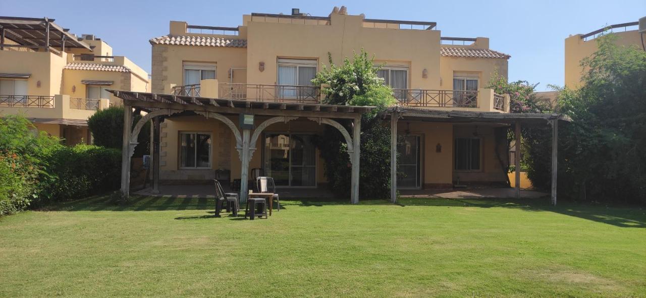 A Sea View Spacious Cheering 5 Bedroom Villa Ain Sokhna "Ain Bay" فيلا كاملة للإيجار قرية العين باي 艾因苏赫纳 外观 照片