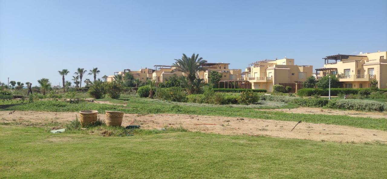 A Sea View Spacious Cheering 5 Bedroom Villa Ain Sokhna "Ain Bay" فيلا كاملة للإيجار قرية العين باي 艾因苏赫纳 外观 照片