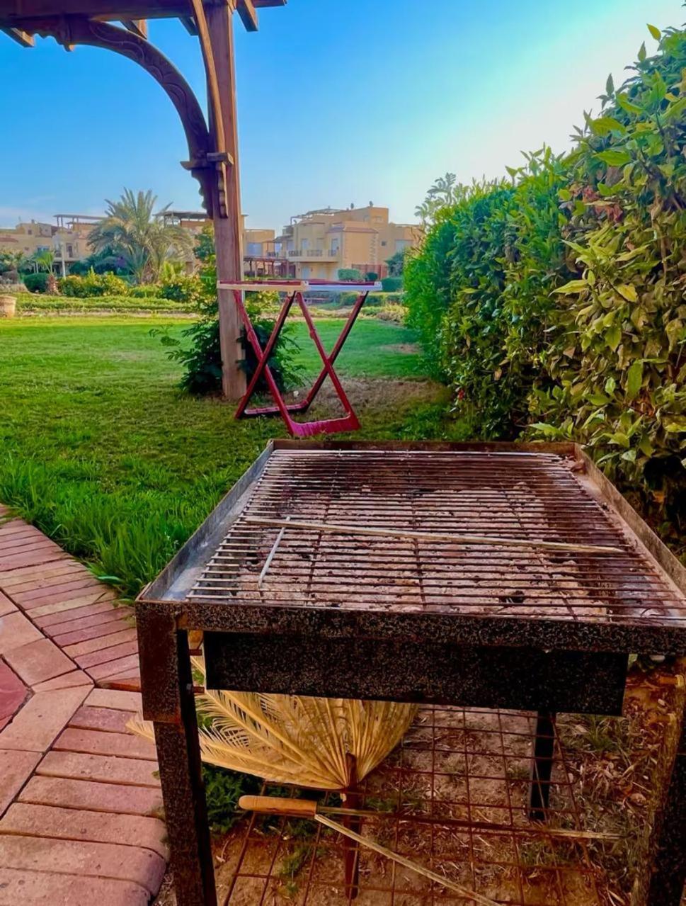 A Sea View Spacious Cheering 5 Bedroom Villa Ain Sokhna "Ain Bay" فيلا كاملة للإيجار قرية العين باي 艾因苏赫纳 外观 照片