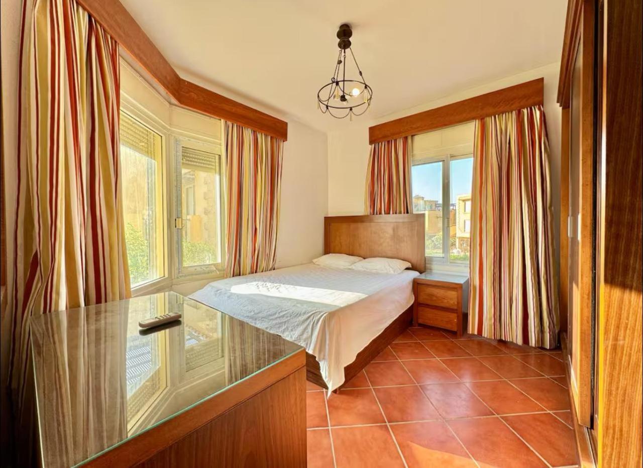 A Sea View Spacious Cheering 5 Bedroom Villa Ain Sokhna "Ain Bay" فيلا كاملة للإيجار قرية العين باي 艾因苏赫纳 外观 照片