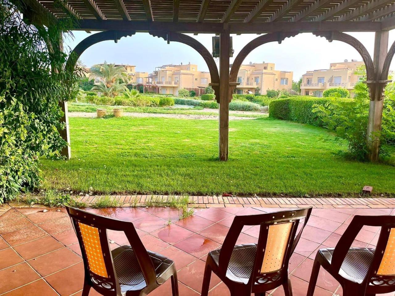 A Sea View Spacious Cheering 5 Bedroom Villa Ain Sokhna "Ain Bay" فيلا كاملة للإيجار قرية العين باي 艾因苏赫纳 外观 照片