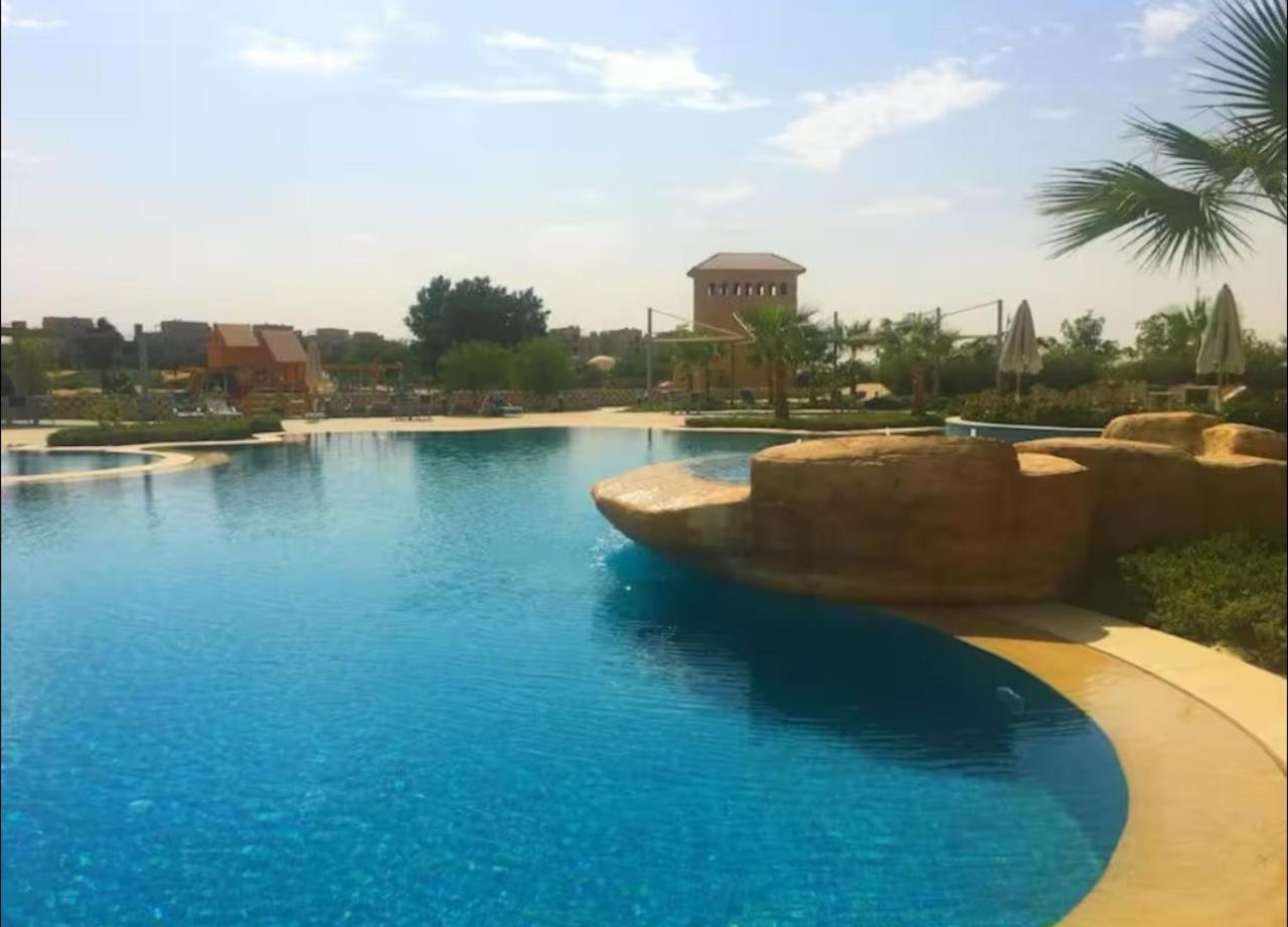 A Sea View Spacious Cheering 5 Bedroom Villa Ain Sokhna "Ain Bay" فيلا كاملة للإيجار قرية العين باي 艾因苏赫纳 外观 照片
