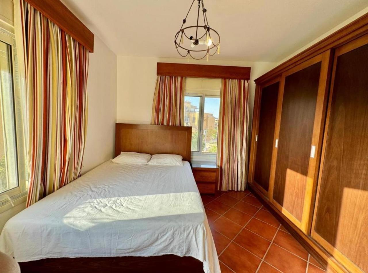 A Sea View Spacious Cheering 5 Bedroom Villa Ain Sokhna "Ain Bay" فيلا كاملة للإيجار قرية العين باي 艾因苏赫纳 外观 照片