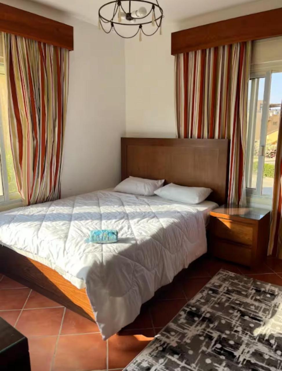 A Sea View Spacious Cheering 5 Bedroom Villa Ain Sokhna "Ain Bay" فيلا كاملة للإيجار قرية العين باي 艾因苏赫纳 外观 照片